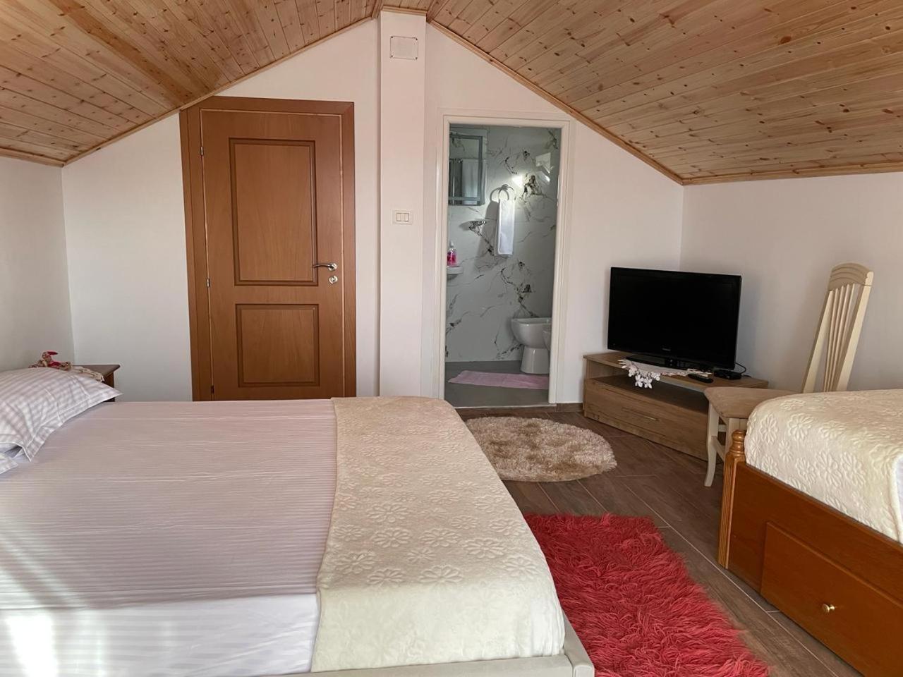 Guesthouse & Hospitality Berat Exterior foto
